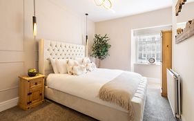 Host & Stay - Yule House
